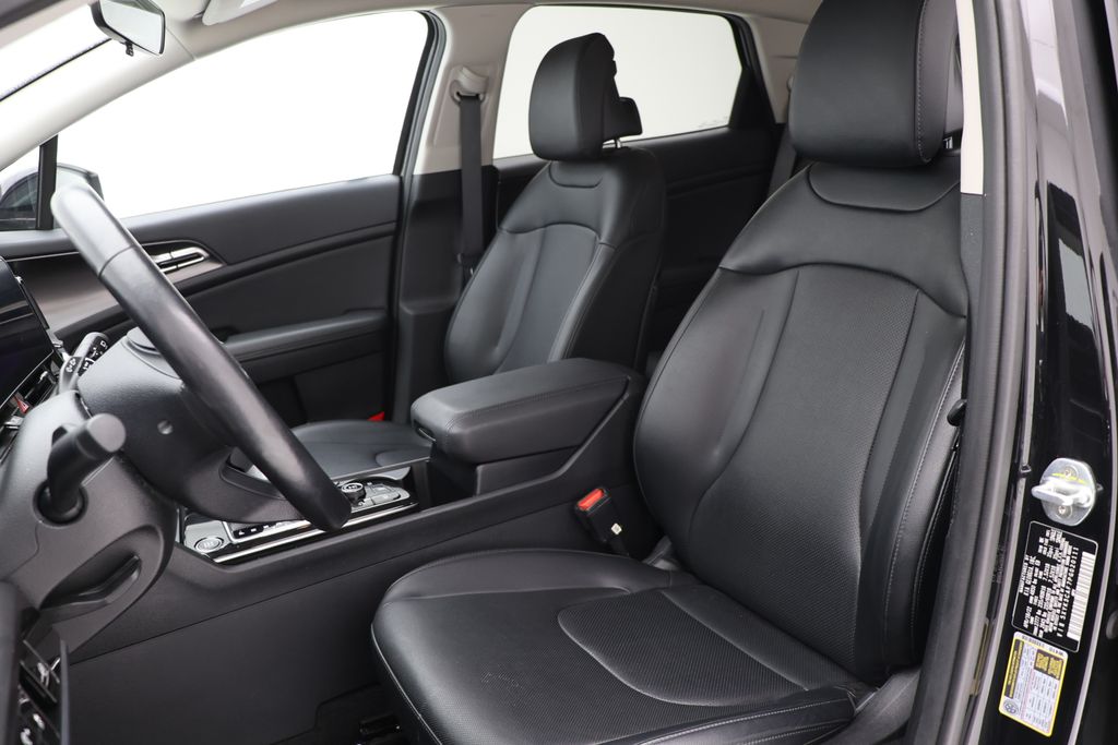 2023 Kia Sportage EX Image 16 of 29