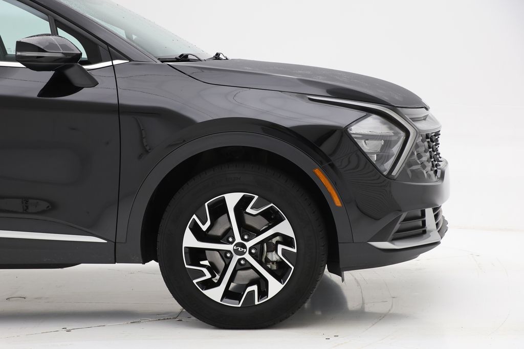 2023 Kia Sportage EX Image 3 of 29