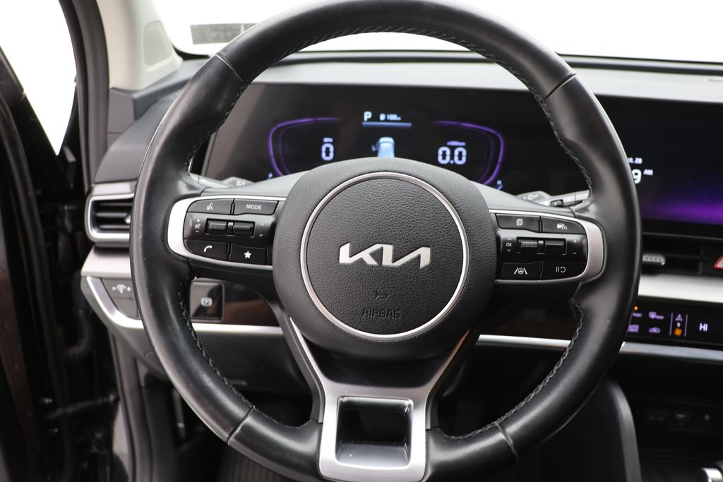 2023 Kia Sportage EX Image 17 of 29