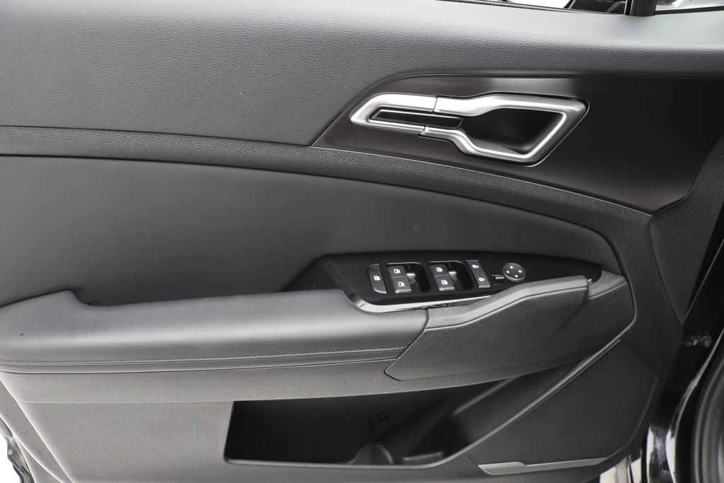 2023 Kia Sportage EX Image 15 of 29