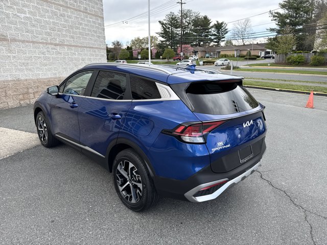 Vehicle image 8 of 37