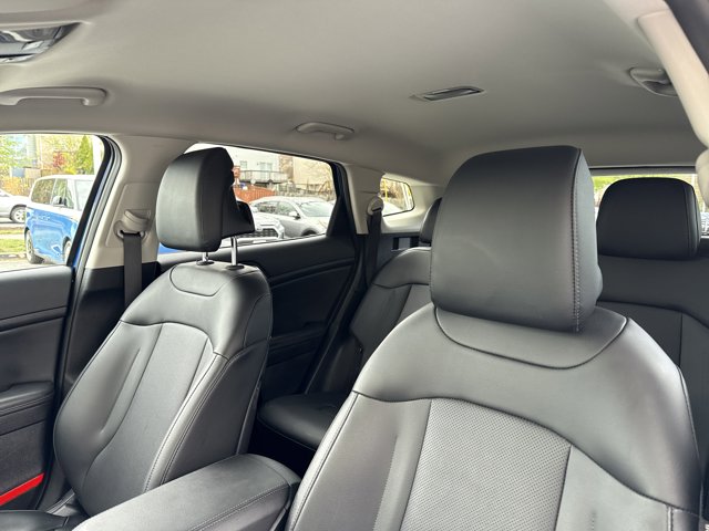 Vehicle image 25 of 37