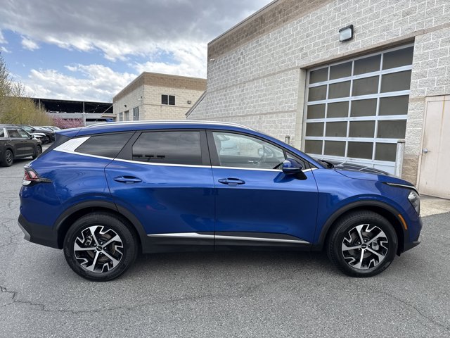 Vehicle image 7 of 37