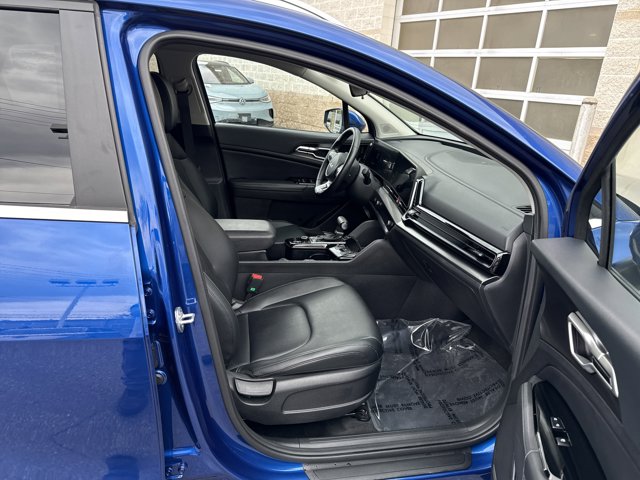 Vehicle image 32 of 37
