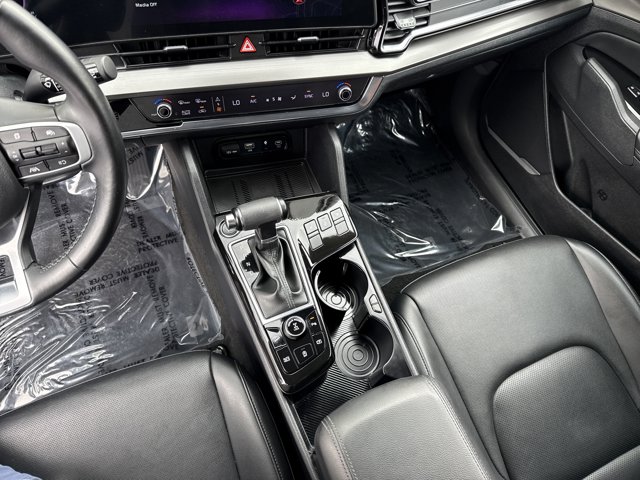 Vehicle image 24 of 37