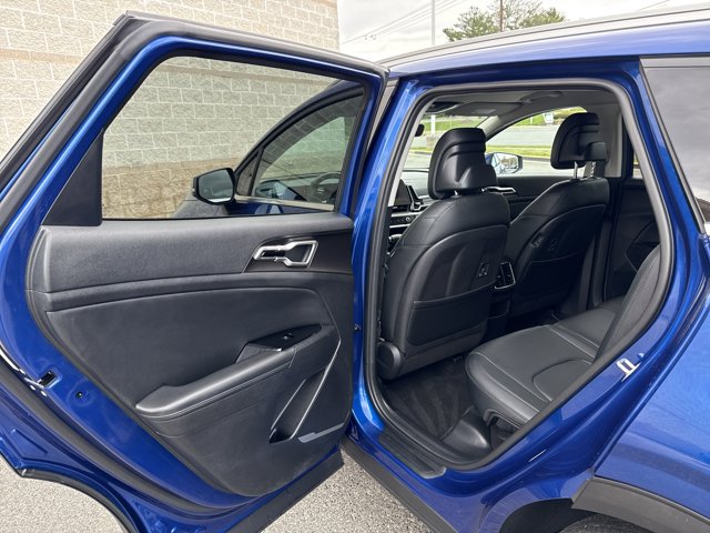Vehicle image 26 of 37