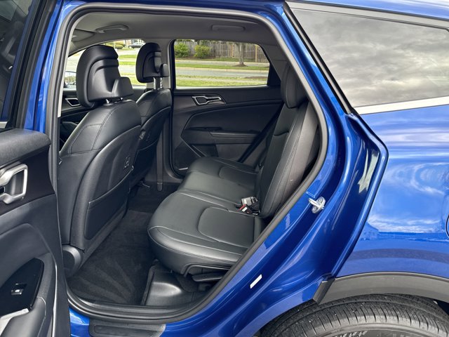 Vehicle image 28 of 37