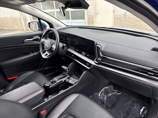 Vehicle image 33 of 37