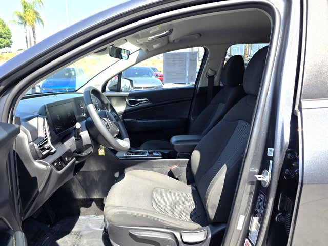 2023 Kia Sportage LX Image 11 of 23