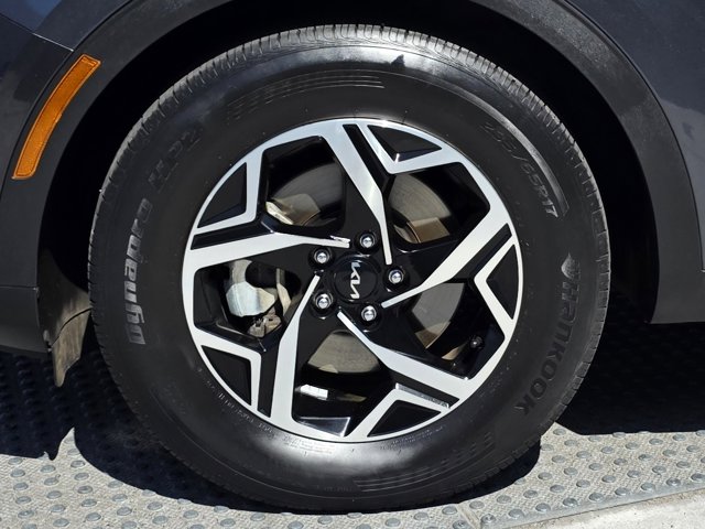 2023 Kia Sportage LX Image 8 of 23
