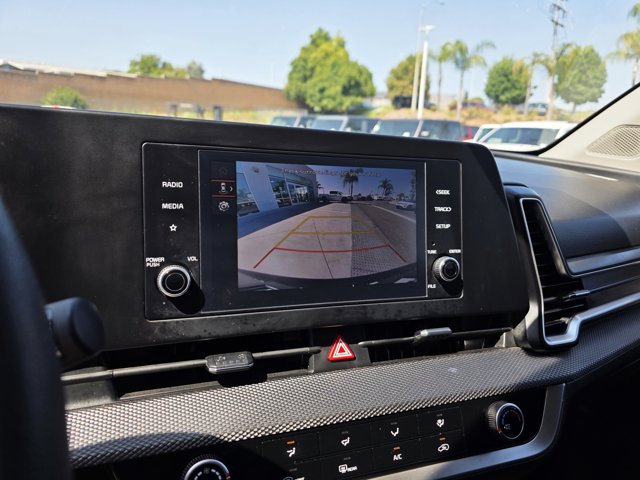 2023 Kia Sportage LX Image 16 of 23