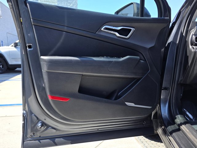 2023 Kia Sportage LX Image 19 of 23