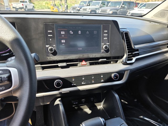 2023 Kia Sportage LX Image 17 of 23