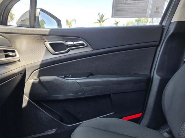 2023 Kia Sportage LX Image 13 of 23