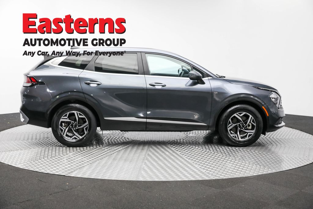 2023 Kia Sportage LX Image 18 of 63