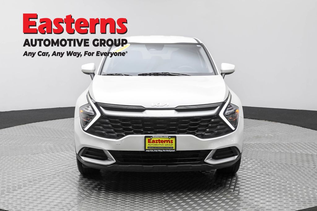 2023 Kia Sportage LX Image 8 of 62