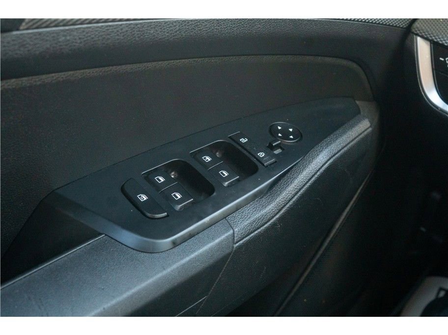 Vehicle image 24 of 43