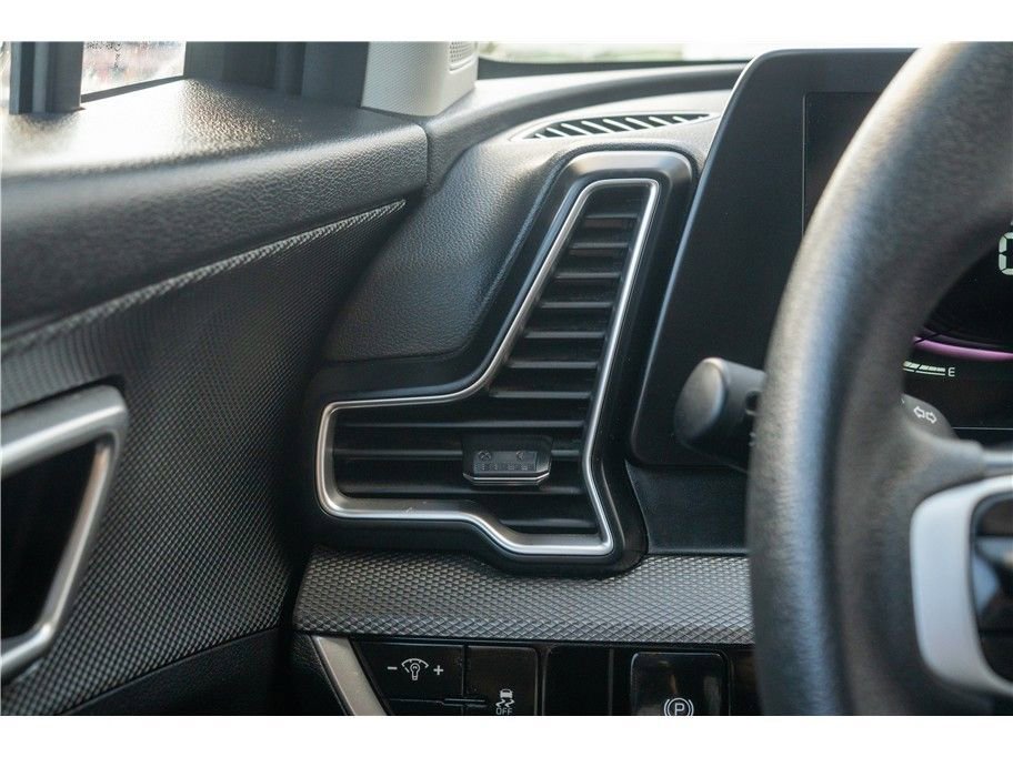 Vehicle image 11 of 43