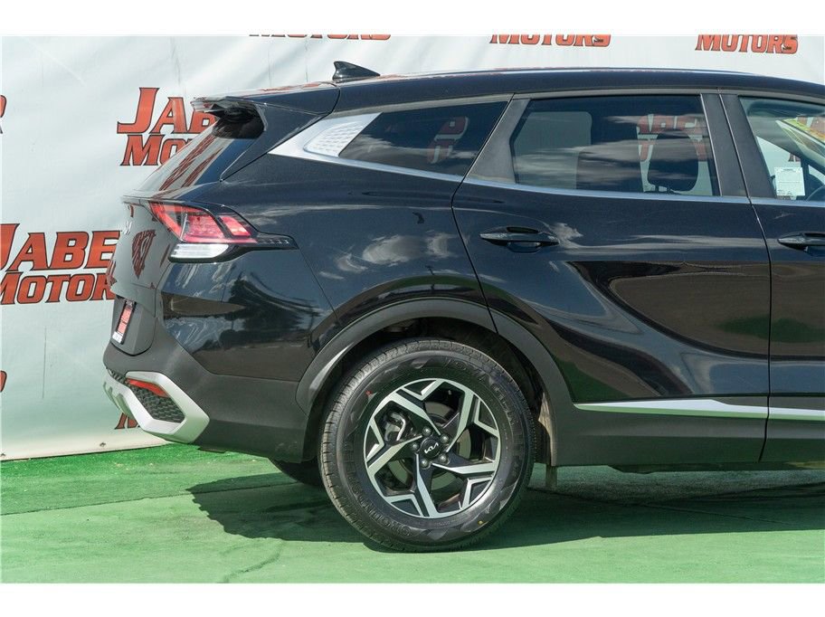 Vehicle image 5 of 43