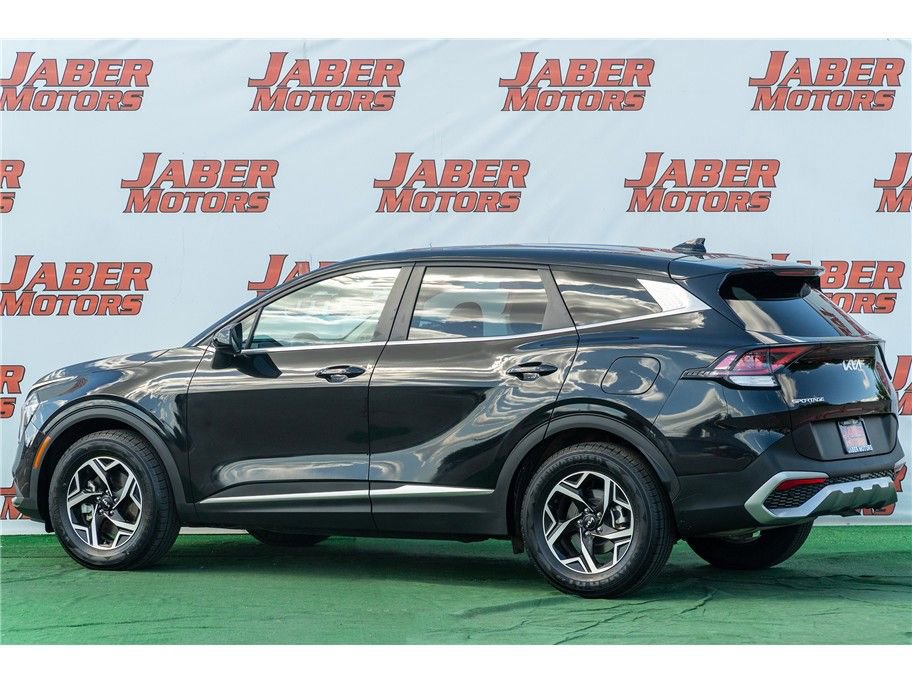 Vehicle image 7 of 43