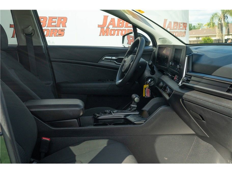 Vehicle image 40 of 43