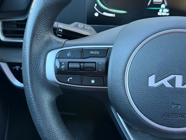 2023 Kia Sportage LX Image 16 of 40