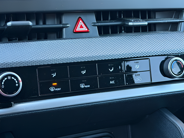 2023 Kia Sportage LX Image 34 of 40