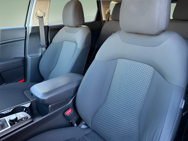 2023 Kia Sportage LX Image 13 of 40