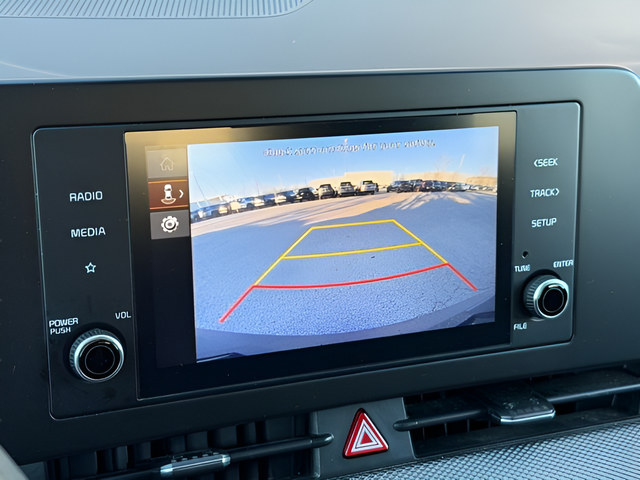 2023 Kia Sportage LX Image 18 of 40