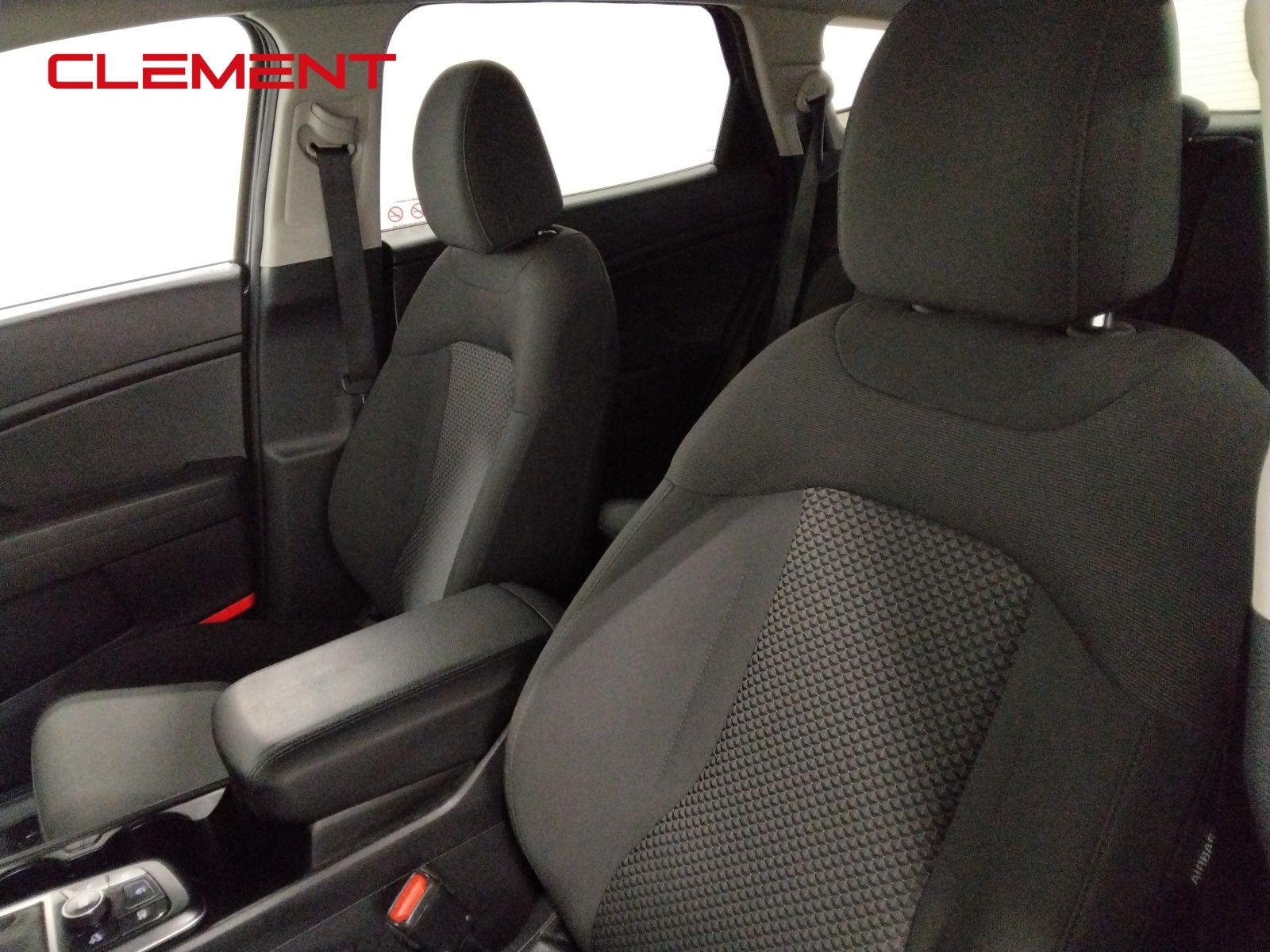 2023 Kia Sportage LX Image 11 of 39