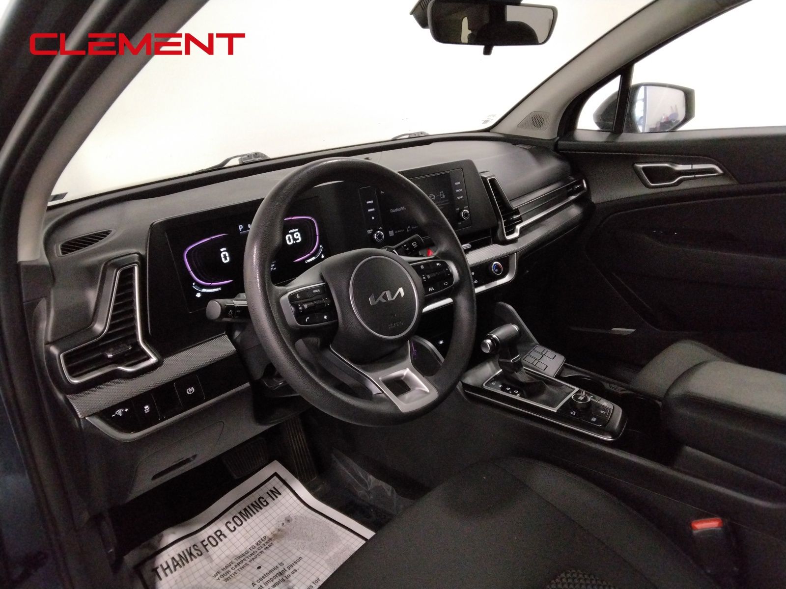 2023 Kia Sportage LX Image 16 of 39