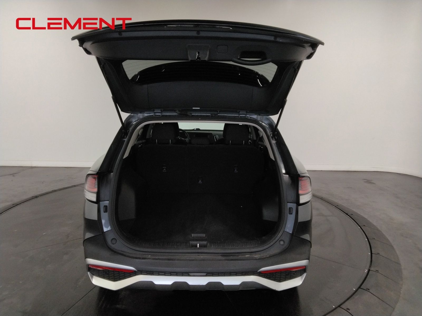 2023 Kia Sportage LX Image 9 of 39