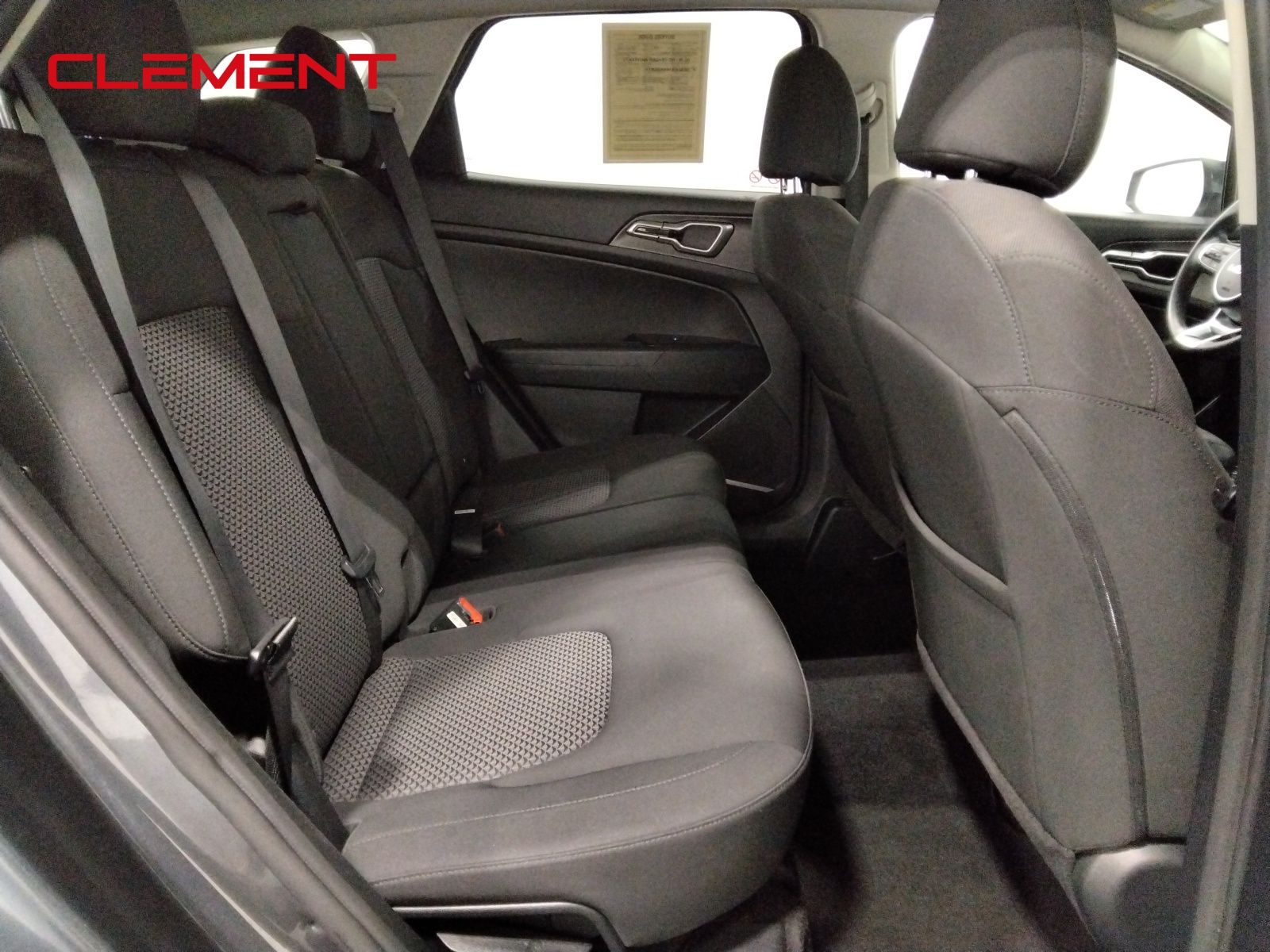 2023 Kia Sportage LX Image 10 of 39