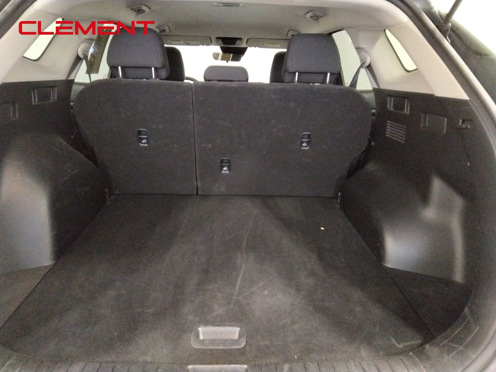 2023 Kia Sportage LX Image 8 of 39