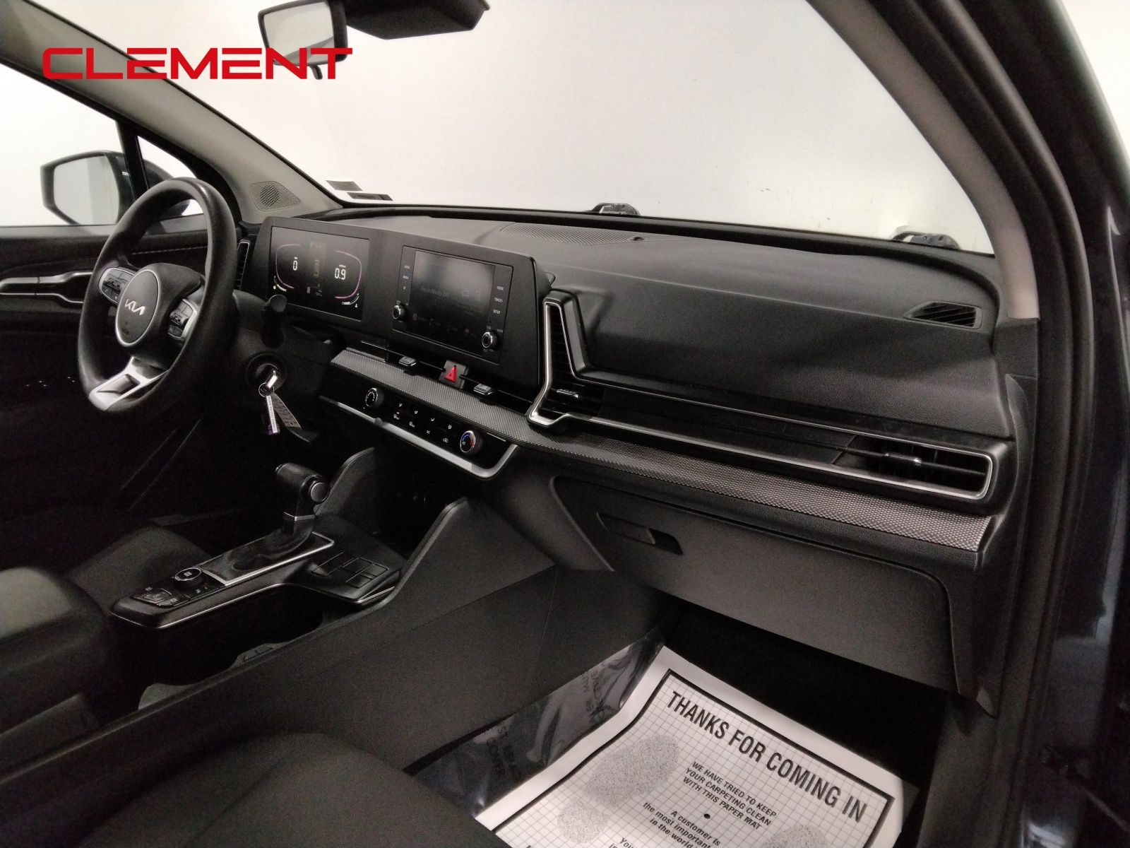 2023 Kia Sportage LX Image 18 of 39