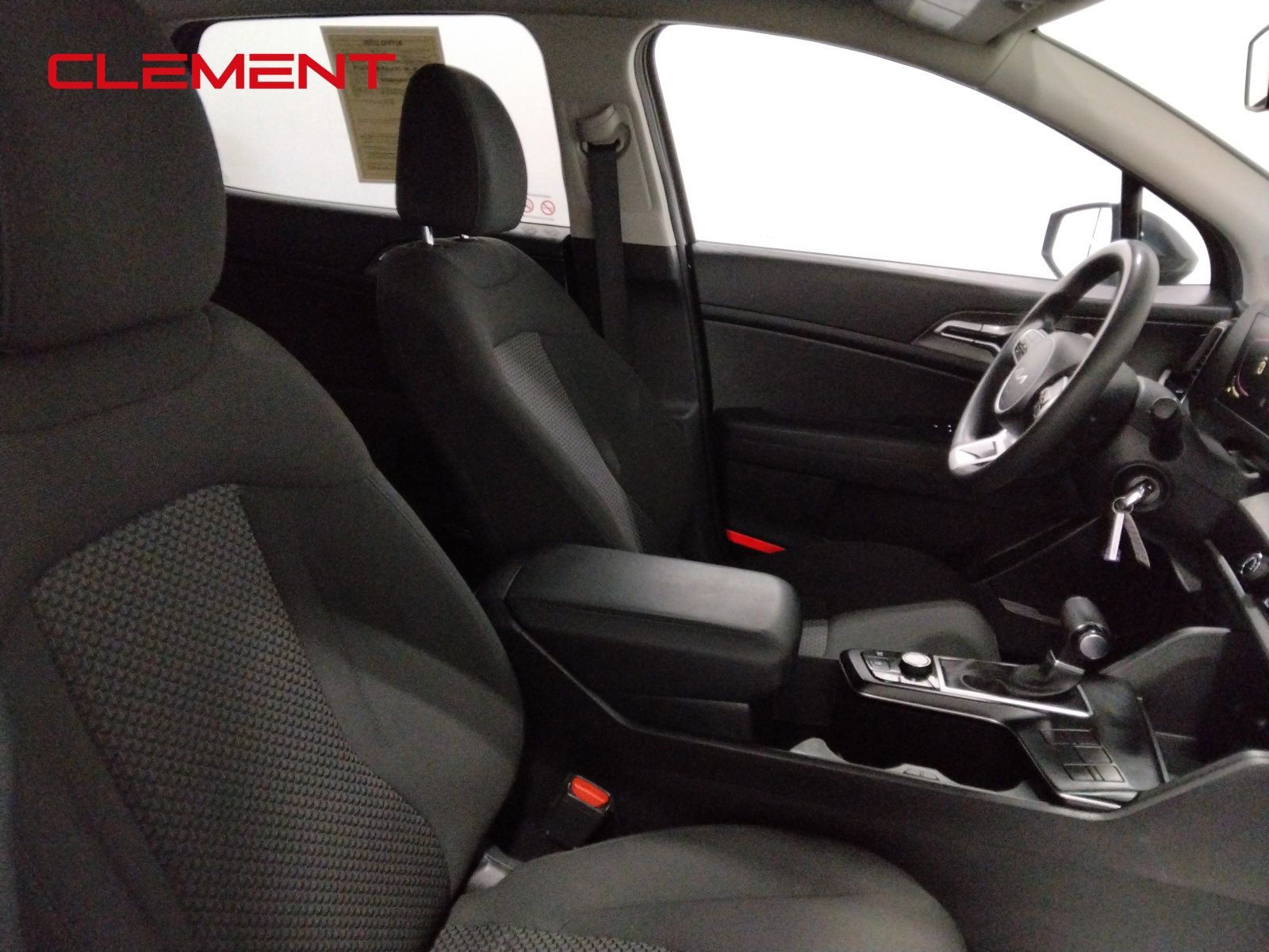 2023 Kia Sportage LX Image 12 of 39