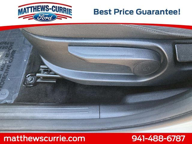 Vehicle image 2 of 8