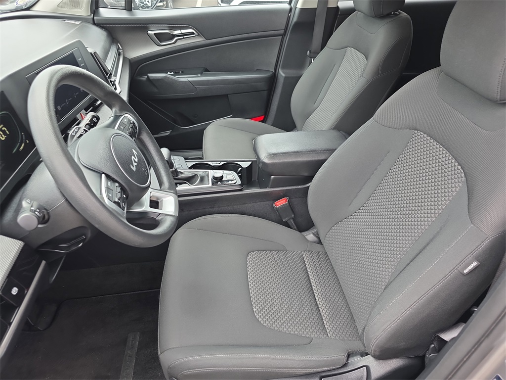 Vehicle image 17 of 26