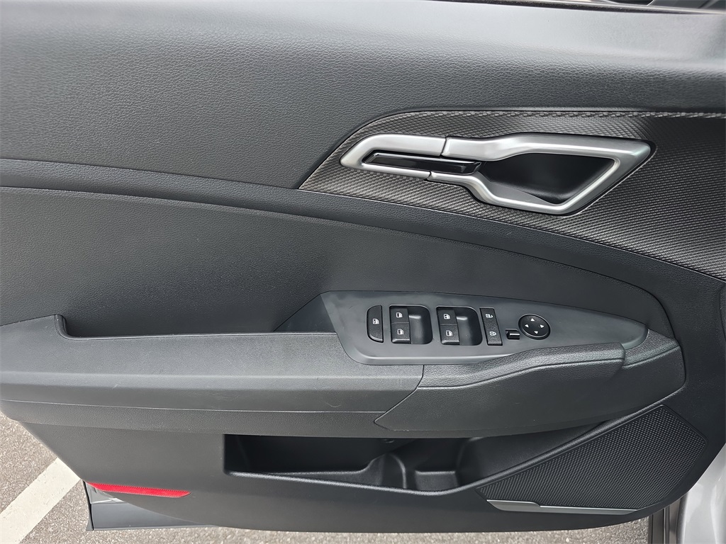 Vehicle image 19 of 26