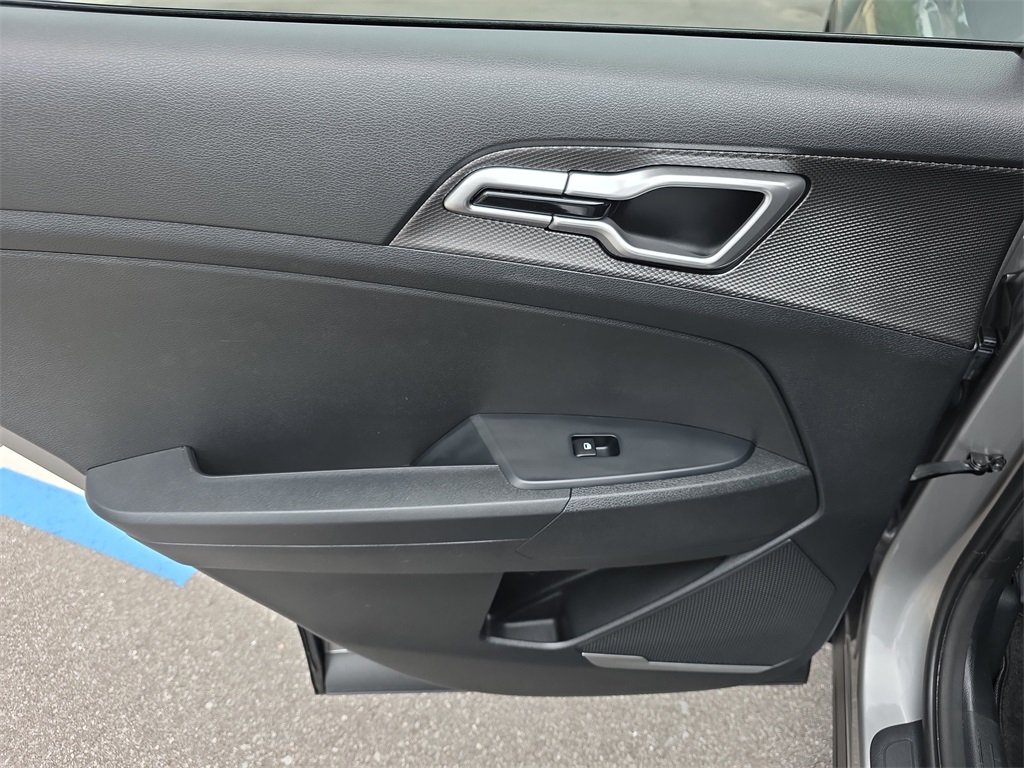 Vehicle image 22 of 26