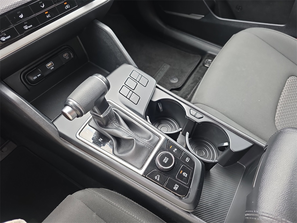 Vehicle image 14 of 26