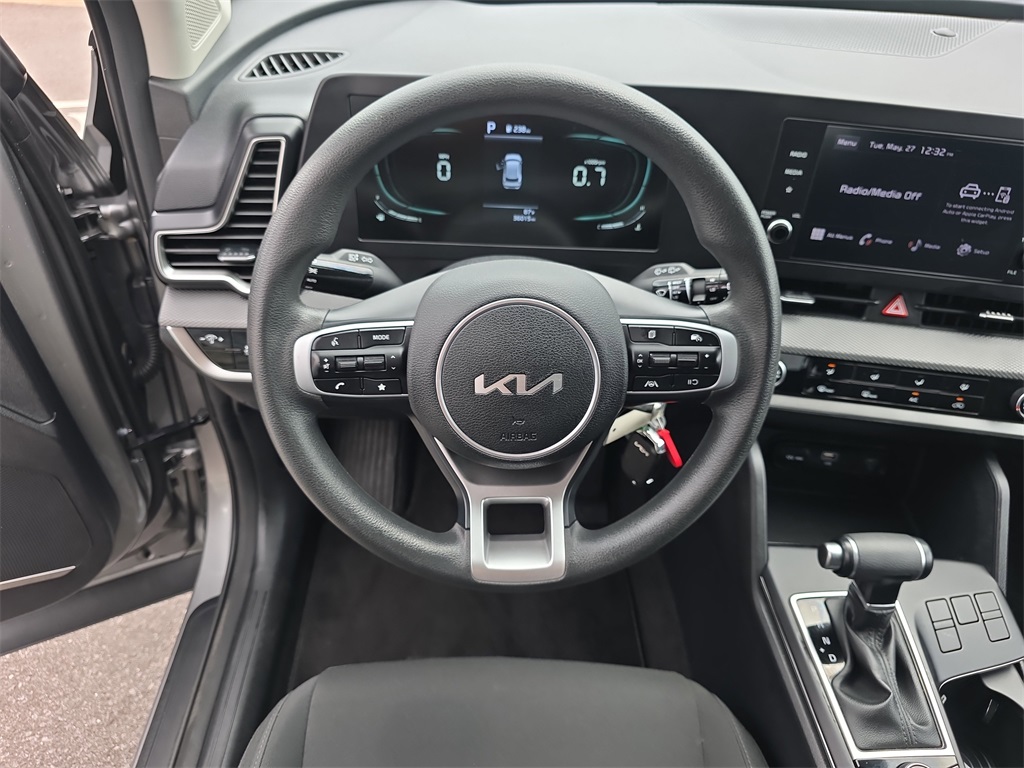 Vehicle image 9 of 26