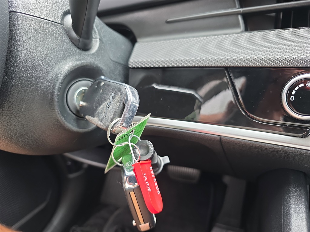 Vehicle image 16 of 26