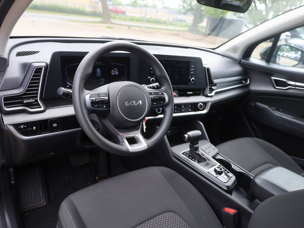 Vehicle image 19 of 39