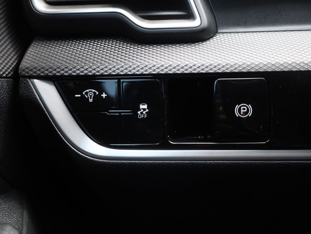 Vehicle image 36 of 39
