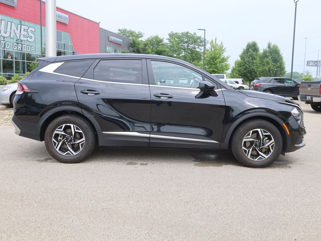 Vehicle image 5 of 39