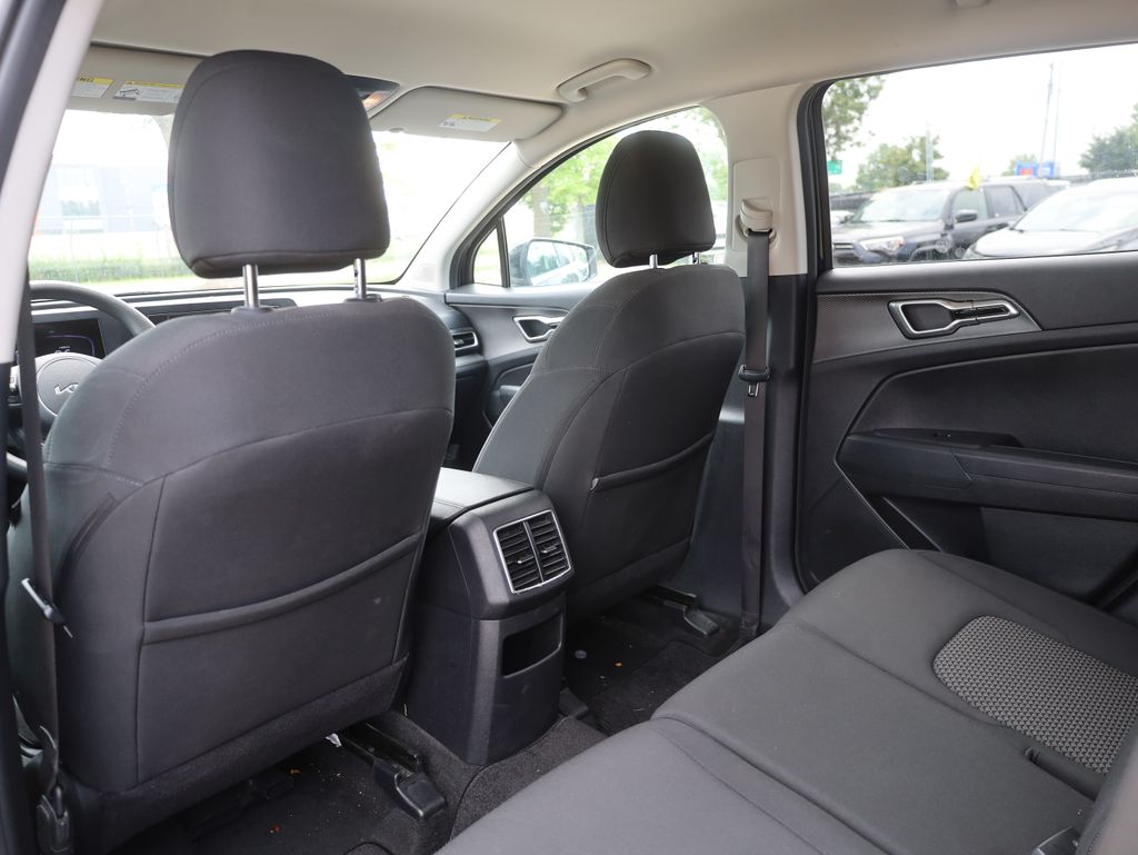 Vehicle image 16 of 39