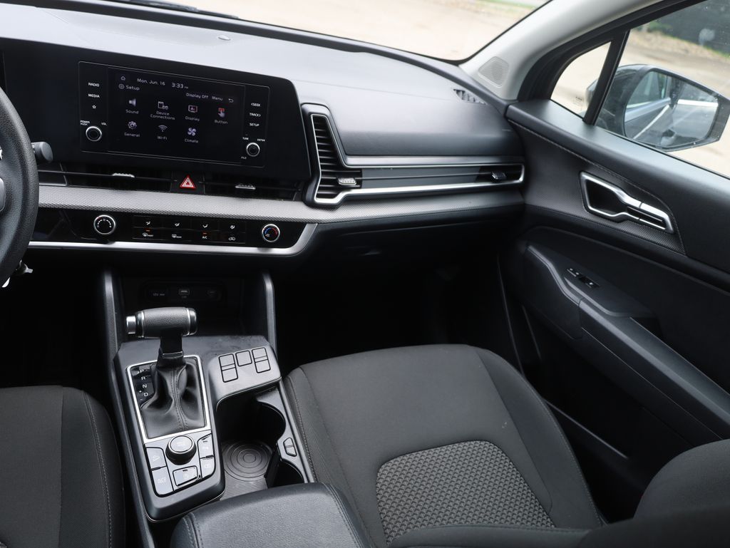 Vehicle image 21 of 39