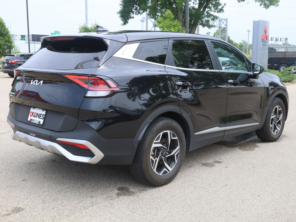 Vehicle image 6 of 39