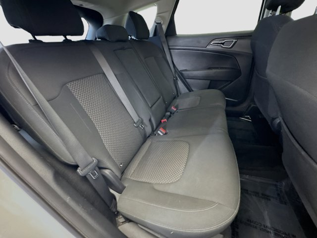 2023 Kia Sportage LX Image 7 of 17